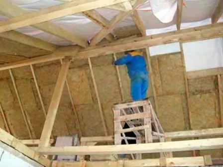 Как утеплить крышу дома изнутри своими руками Зачем и как утеплять крышу изнутри: подробная инструкция